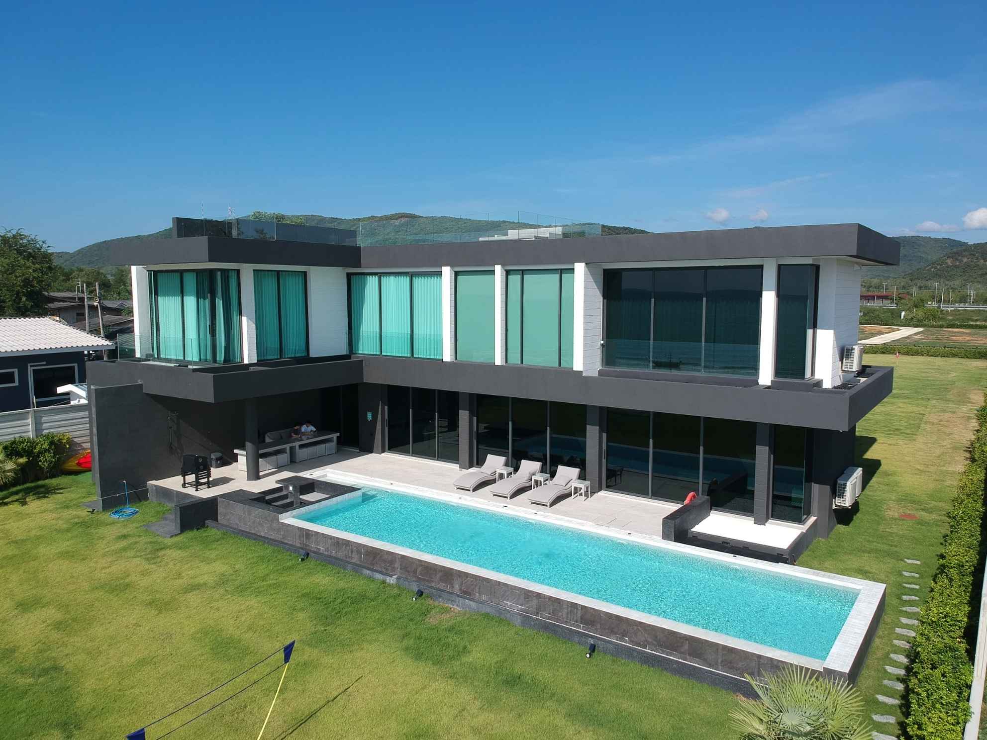 The pool by day