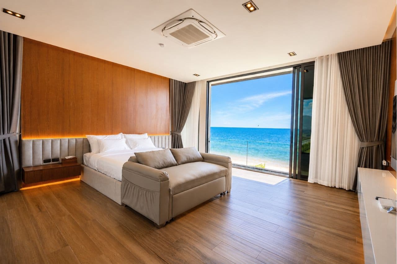A suite that opens to the sea